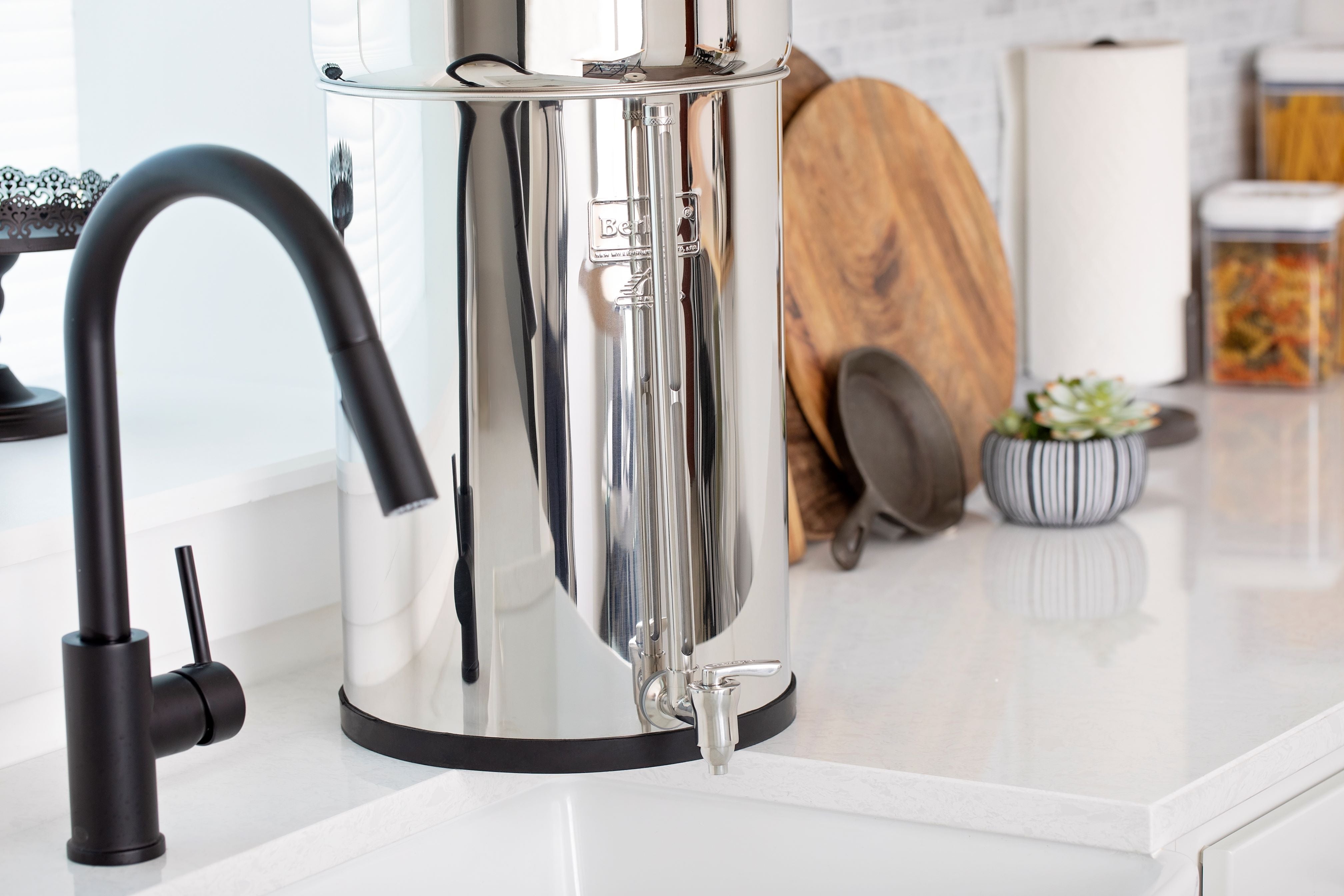 Crown Berkey with Stainless Steel Water View Spigot – Berkey Water